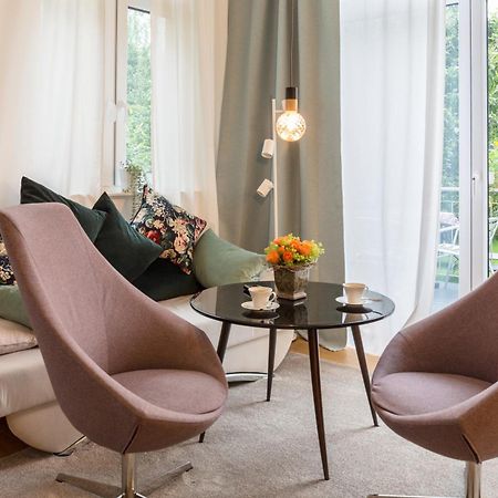 Apartment Am Apfelbaum Ройтлинген Екстериор снимка