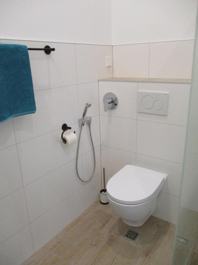 Apartment Am Apfelbaum Ройтлинген Екстериор снимка