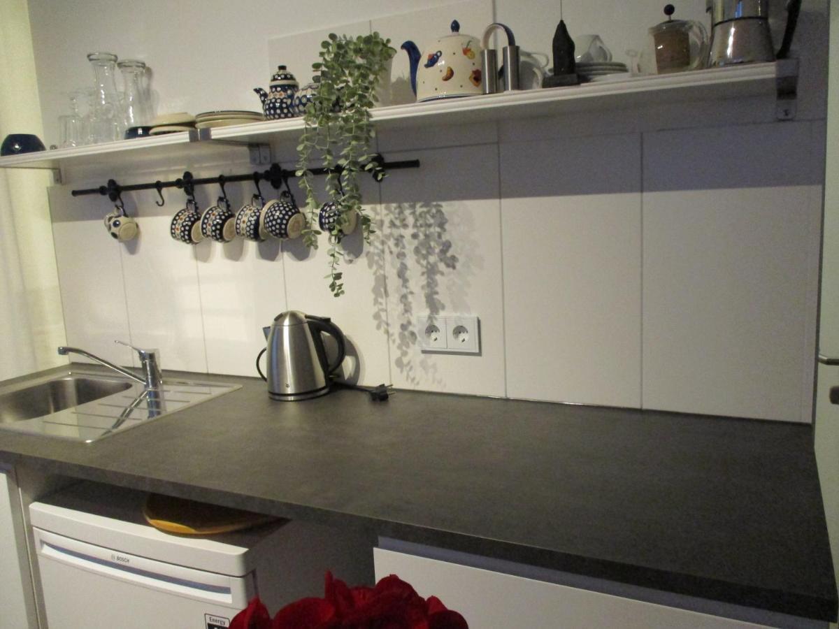 Apartment Am Apfelbaum Ройтлинген Екстериор снимка